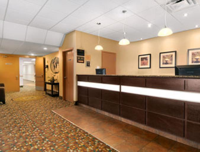 Hotel Ramada By Wyndham Yorkton Interior foto