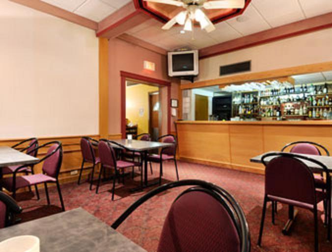 Hotel Ramada By Wyndham Yorkton Restaurante foto